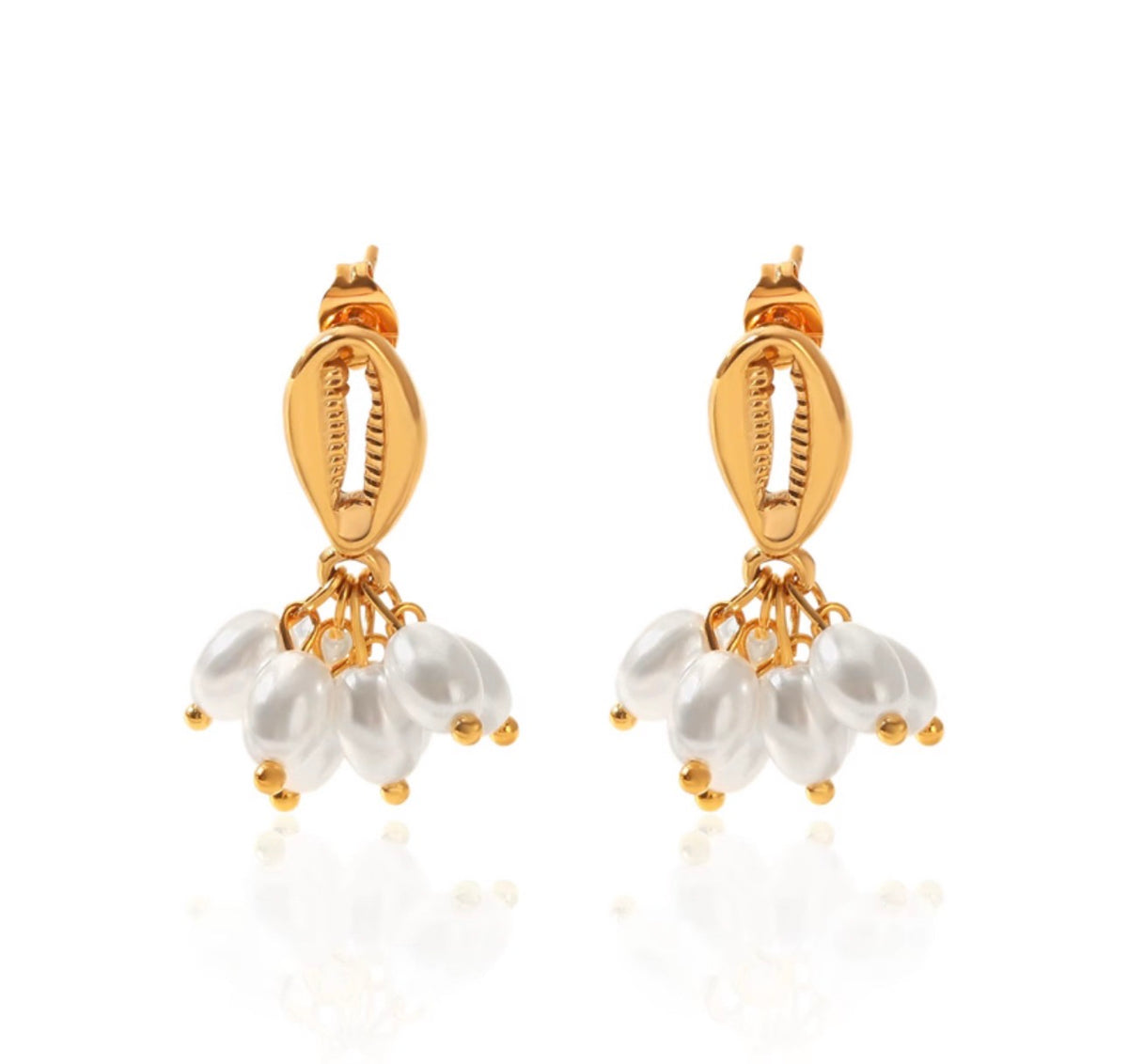 Cowrie Shell & Faux Pearl
Dangle Earrings | 18K Gold Plated Stainless Steel | JVNXII & CO.