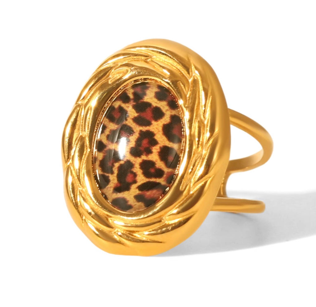 Vintage Oval Leopard Print Ring| 18K Gold Plated Steel | JVNXII & CO.