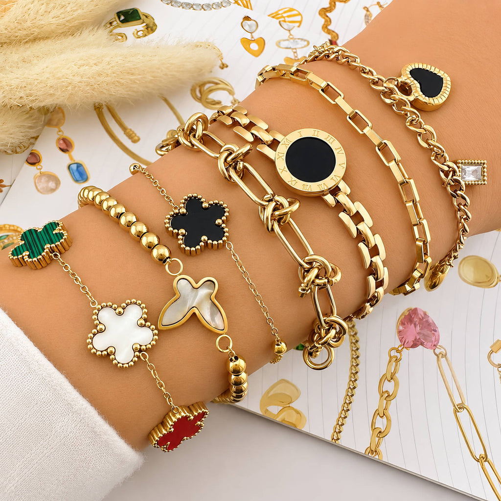 Amore Heart Charm Bracelet | 18K Gold Plated Stainless Steel | JVNXII & CO.