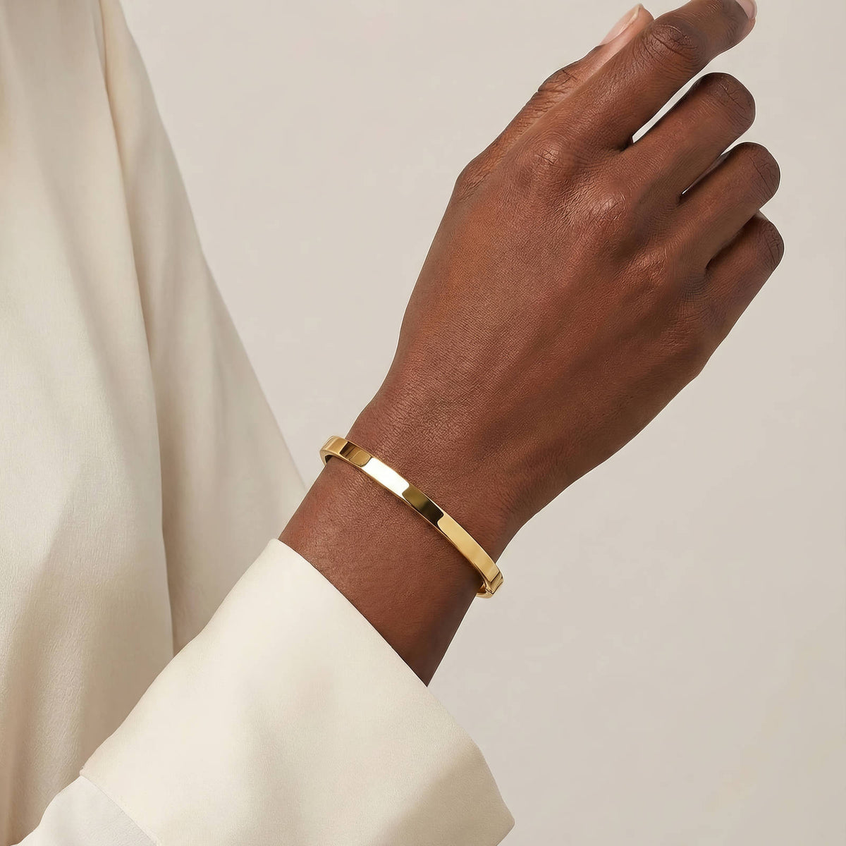 Thick Plain Bracelet | 18K Gold Plated Steel | JVNXII & CO.