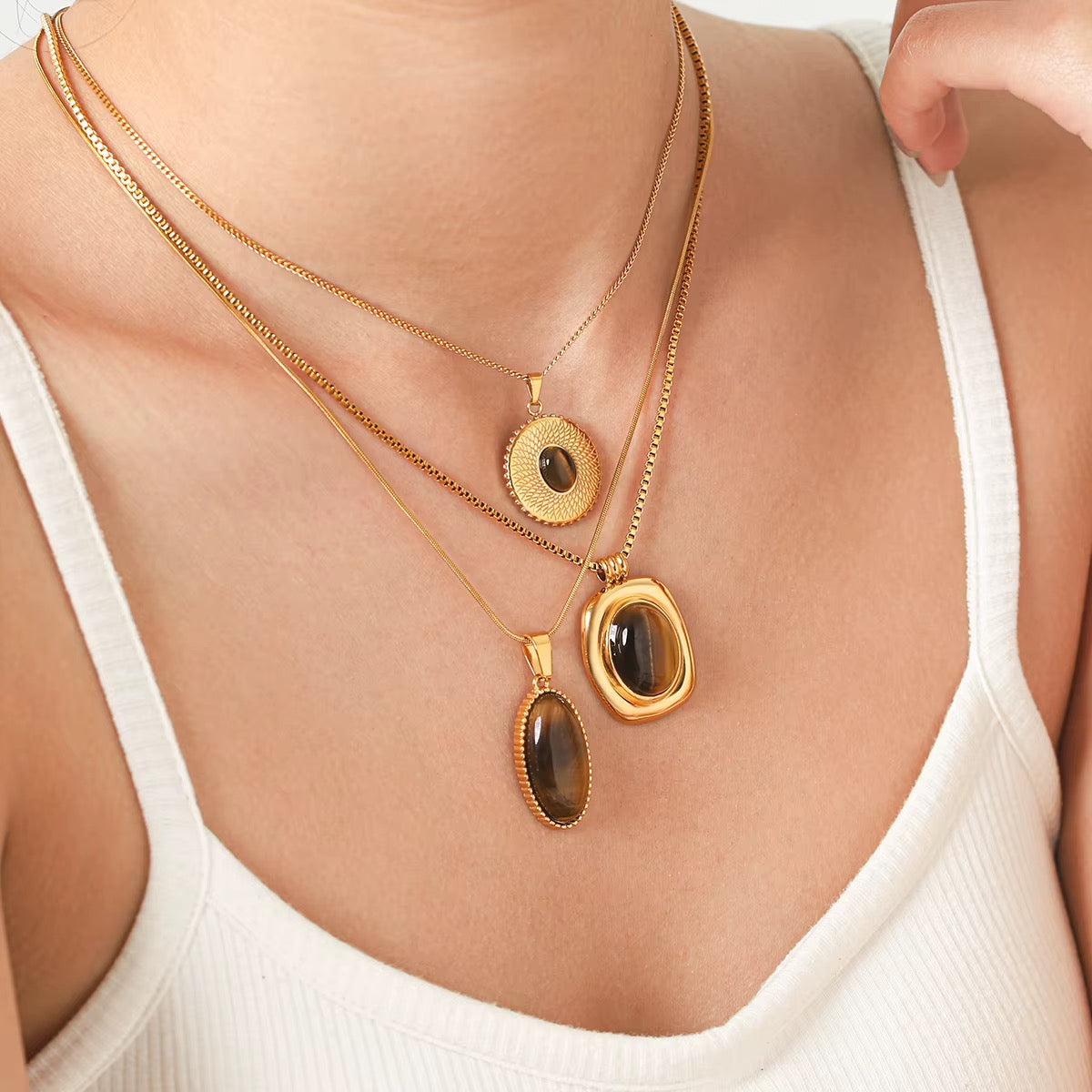 Middle Oval Tiger's Eye Snake Chain Necklace | 18K Gold Plated Stainless Steel | JVNXII & CO.